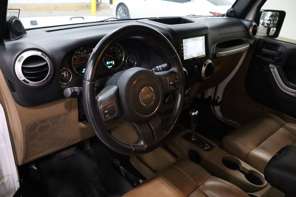 Used 2012 Jeep Wrangler Unlimited Sahara w/ Max Tow Pkg AWD/4WD image 23
