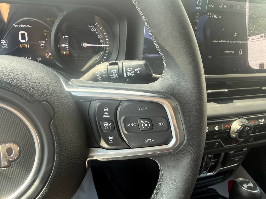 Used 2025 Jeep Wrangler Unlimited Sahara AWD/4WD image 21