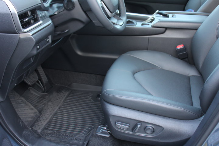 New 2026 Toyota Grand Highlander XLE FWD image 11
