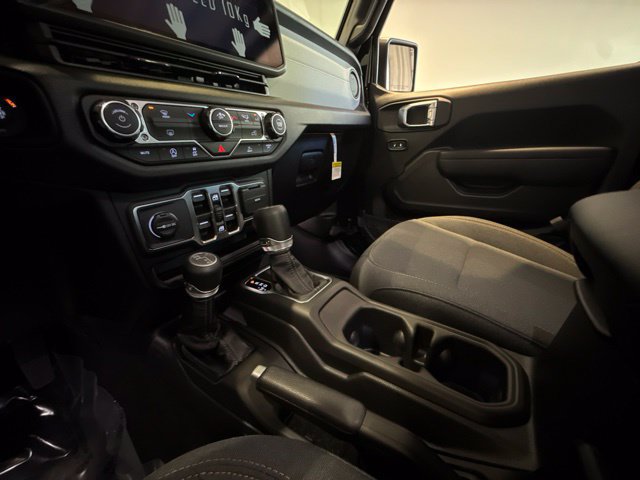 New 2025 Jeep Gladiator Sport AWD/4WD image 14