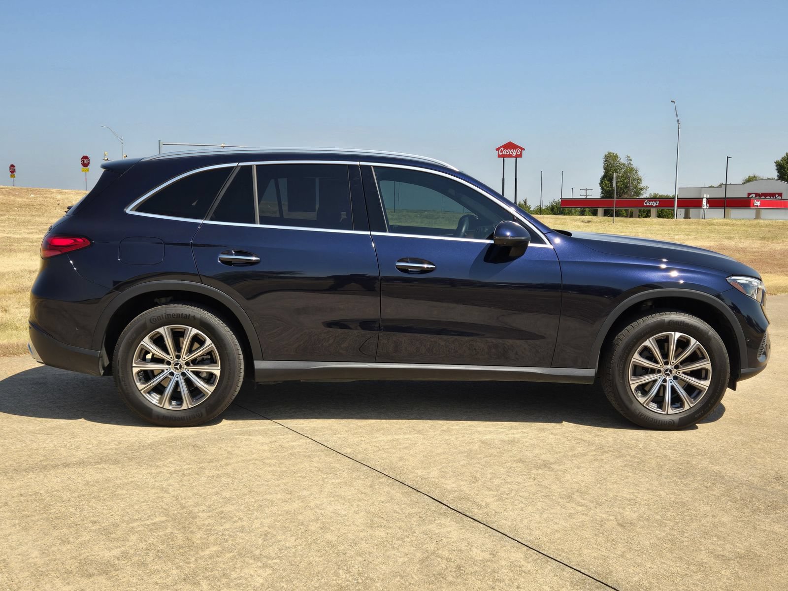 Used 2023 Mercedes-Benz GLC 300 image 7