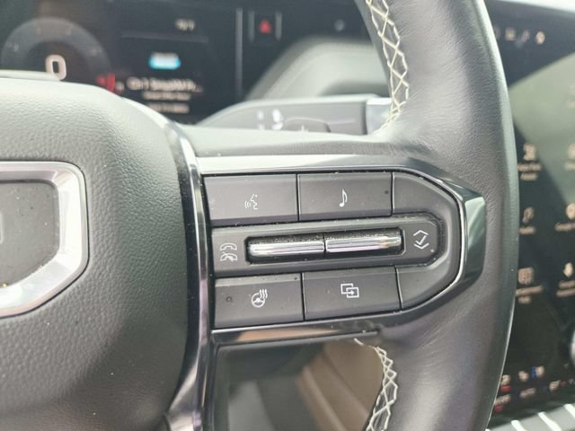 Used 2025 GMC Yukon Denali Ultimate AWD/4WD image 23