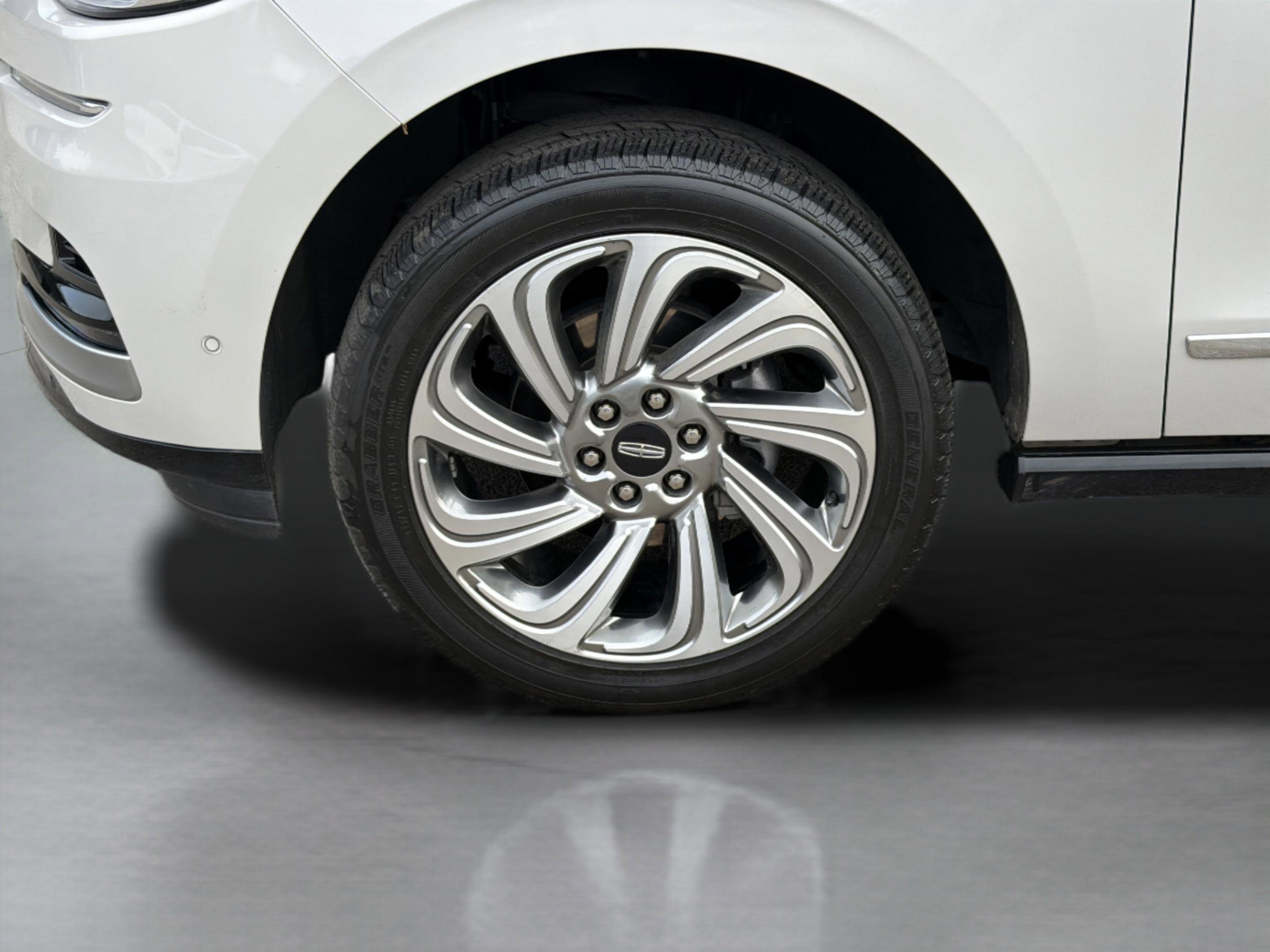 Used 2024 Lincoln Navigator Premiere image 21