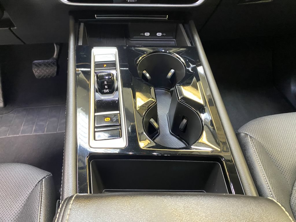 Used 2025 Volkswagen Atlas SE FWD image 46