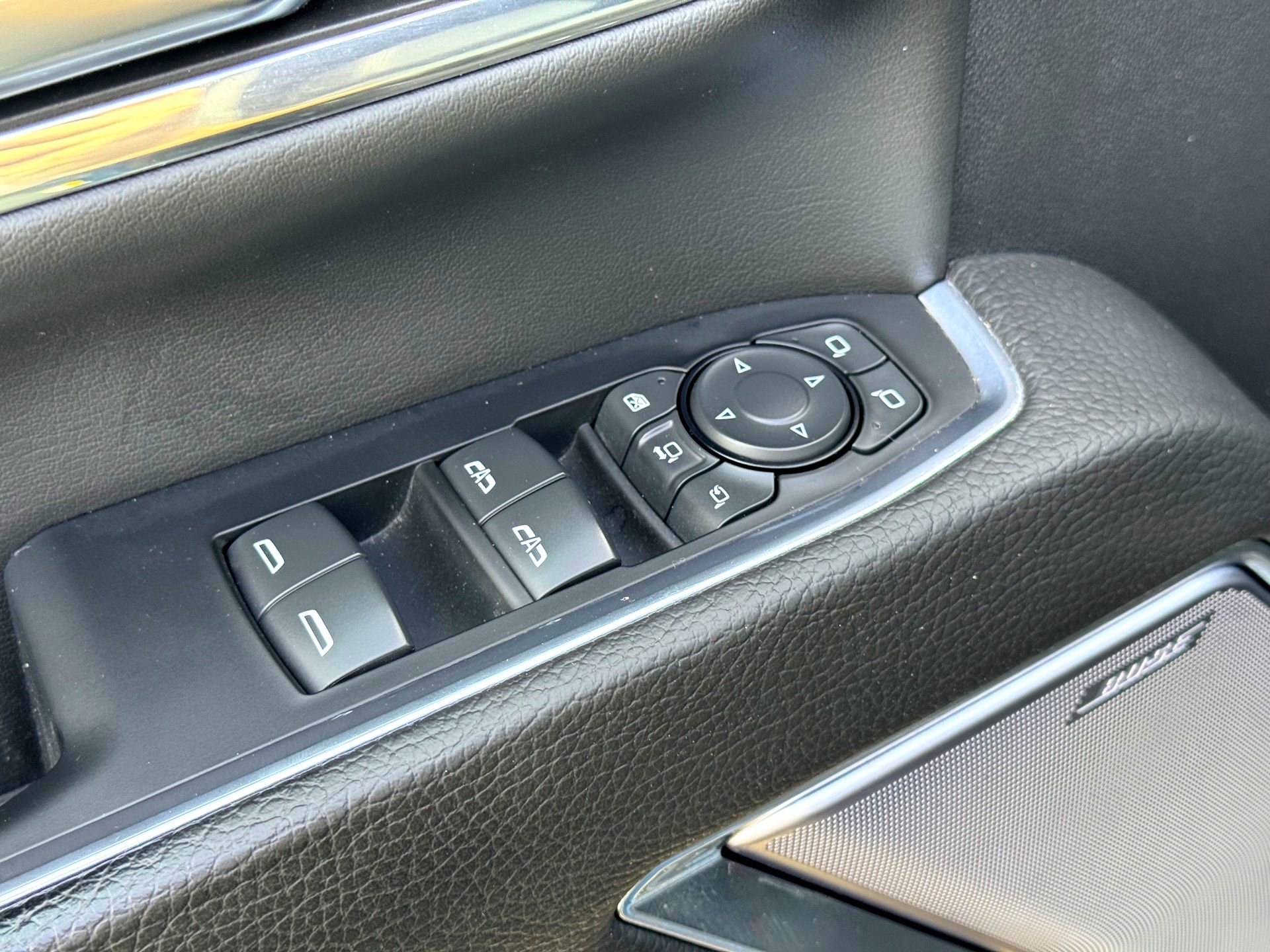 Used 2024 GMC Sierra 3500 Denali w/ Denali Reserve Package image 17