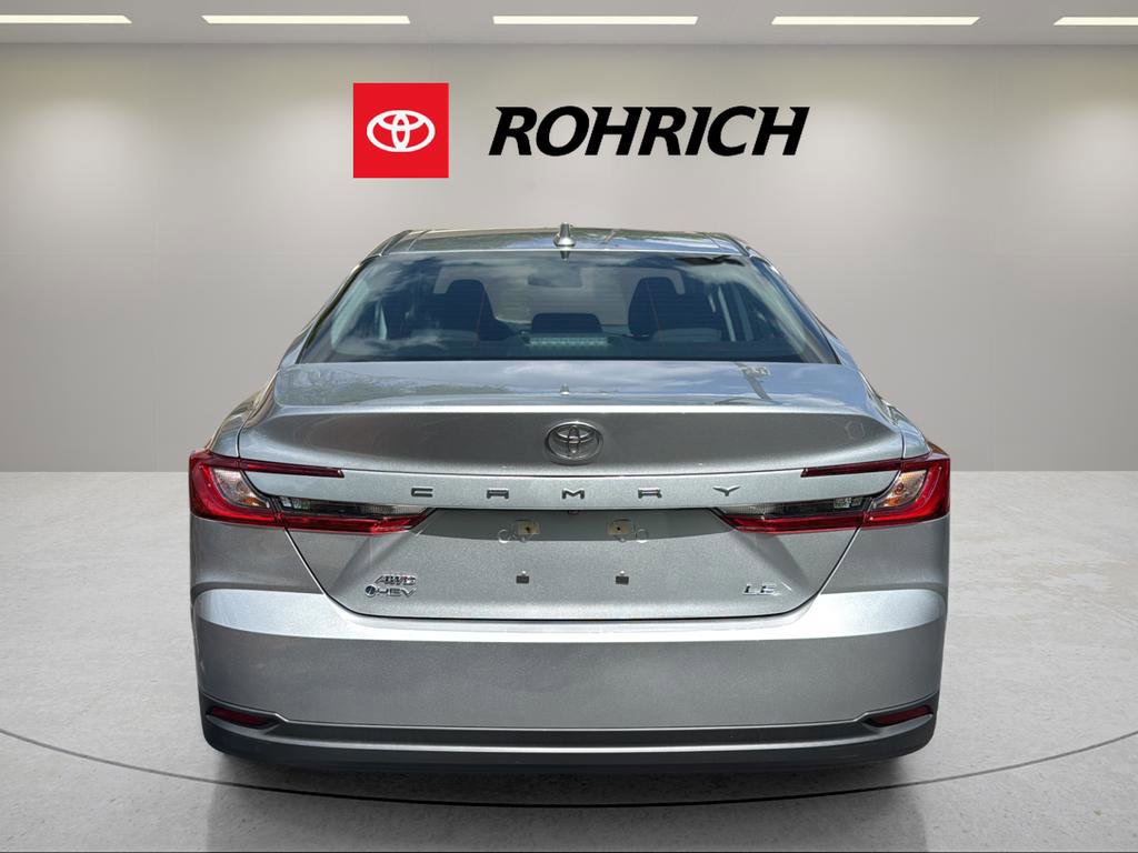 Used 2025 Toyota Camry LE AWD/4WD image 7