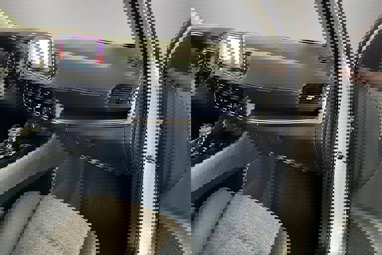 Used 2023 Nissan Rogue SV image 26