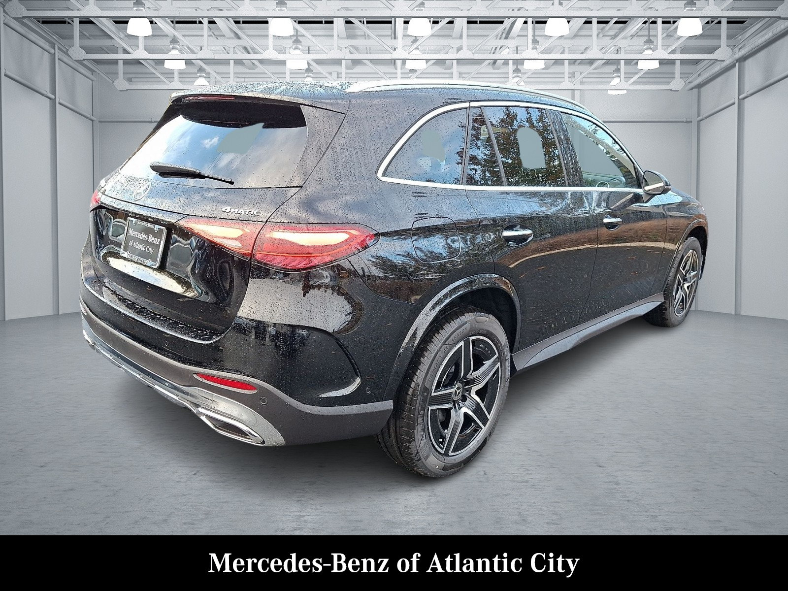 Used 2026 Mercedes-Benz GLC 300 4MATIC image 4