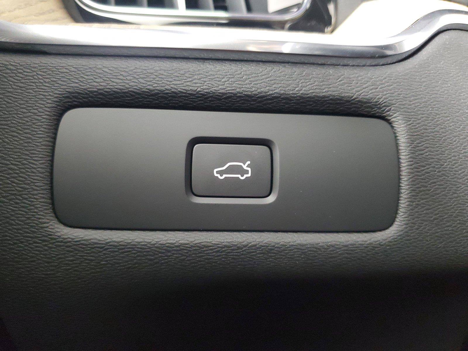 New 2027 Volvo XC60 B5 Plus AWD/4WD image 35