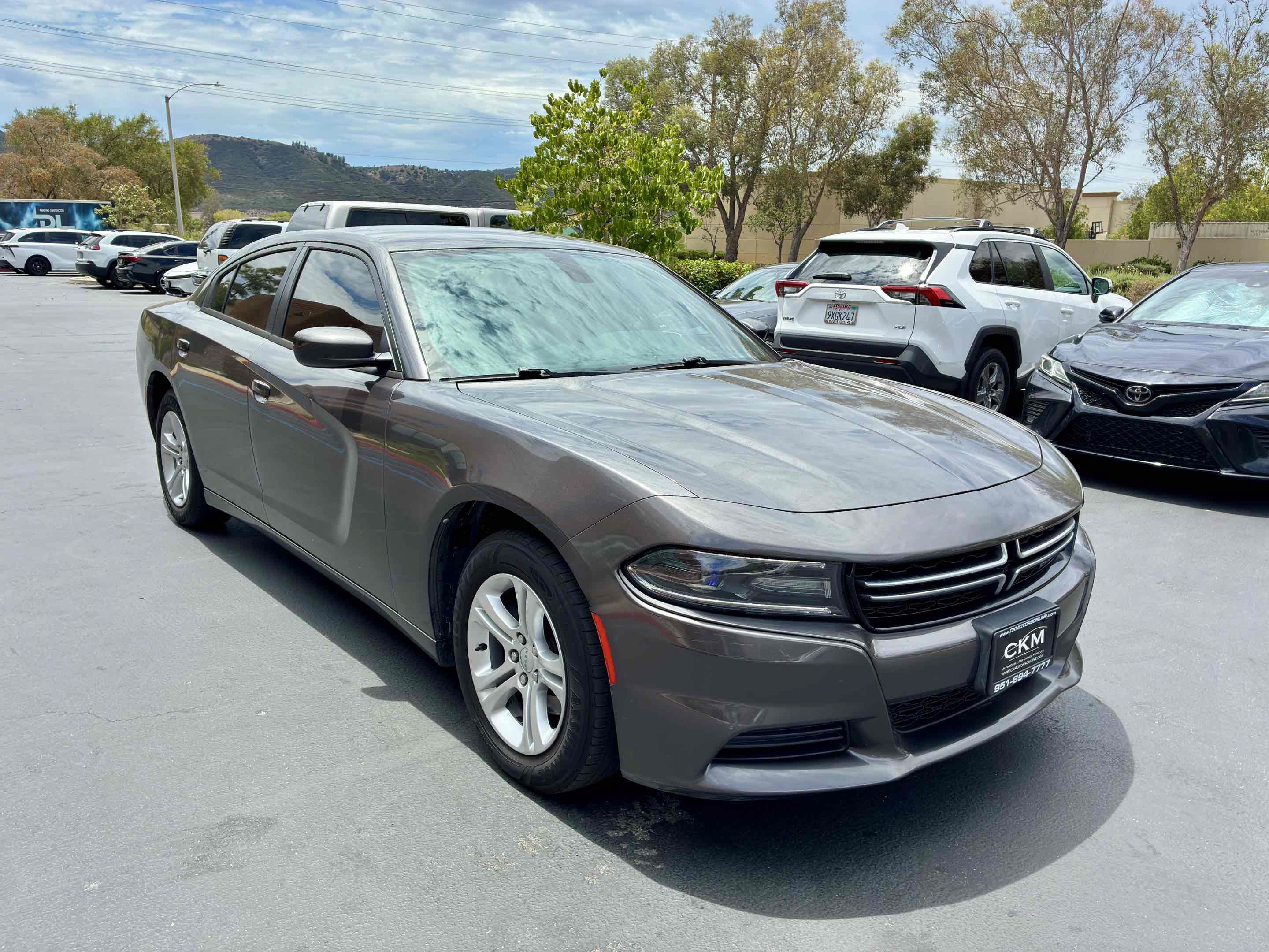 Used 2015 Dodge Charger SE RWD image 6