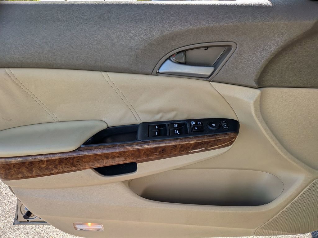 Used 2010 Honda Accord EX-L image 30