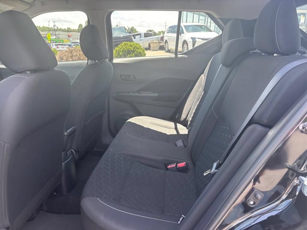 Used 2022 Nissan Kicks S FWD image 12