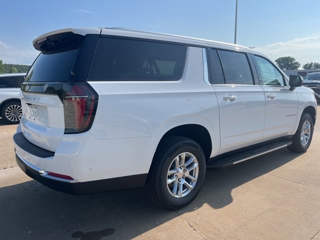 New 2025 Chevrolet Suburban LS image 4