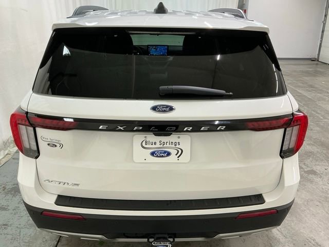 Used 2025 Ford Explorer Active w/ Active Comfort Package image 4