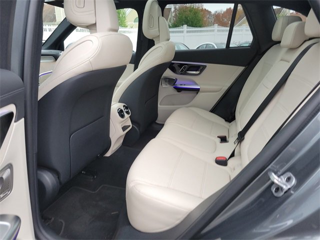 Used 2023 Mercedes-Benz GLC 300 4MATIC w/ Exclusive Trim Package image 17