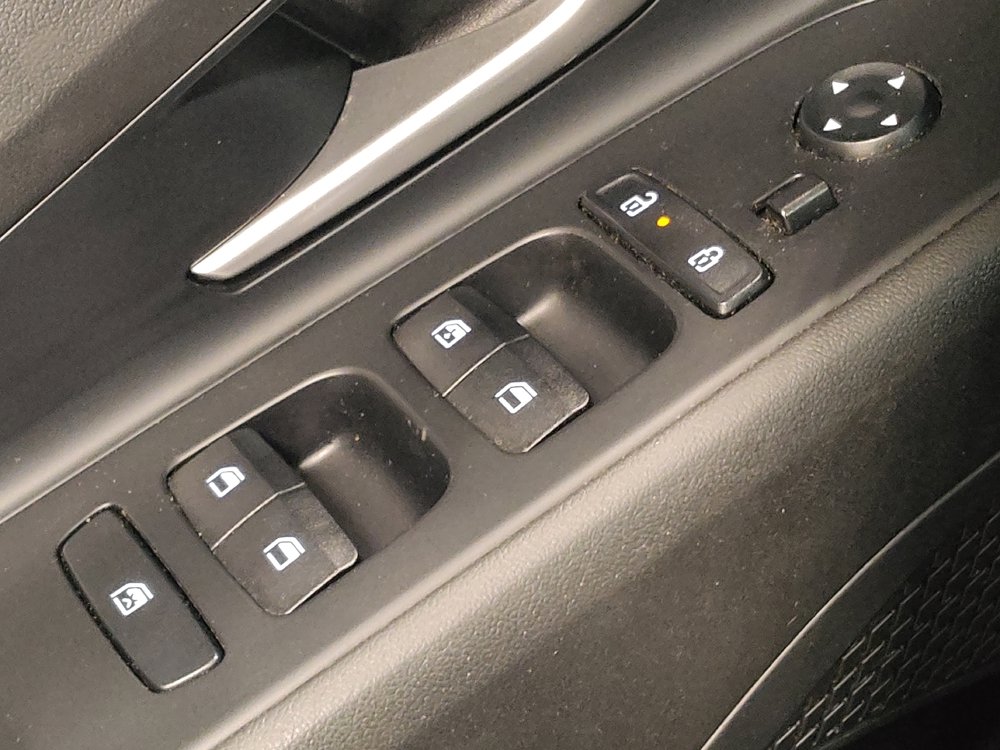Used 2025 Hyundai Elantra Limited FWD image 27