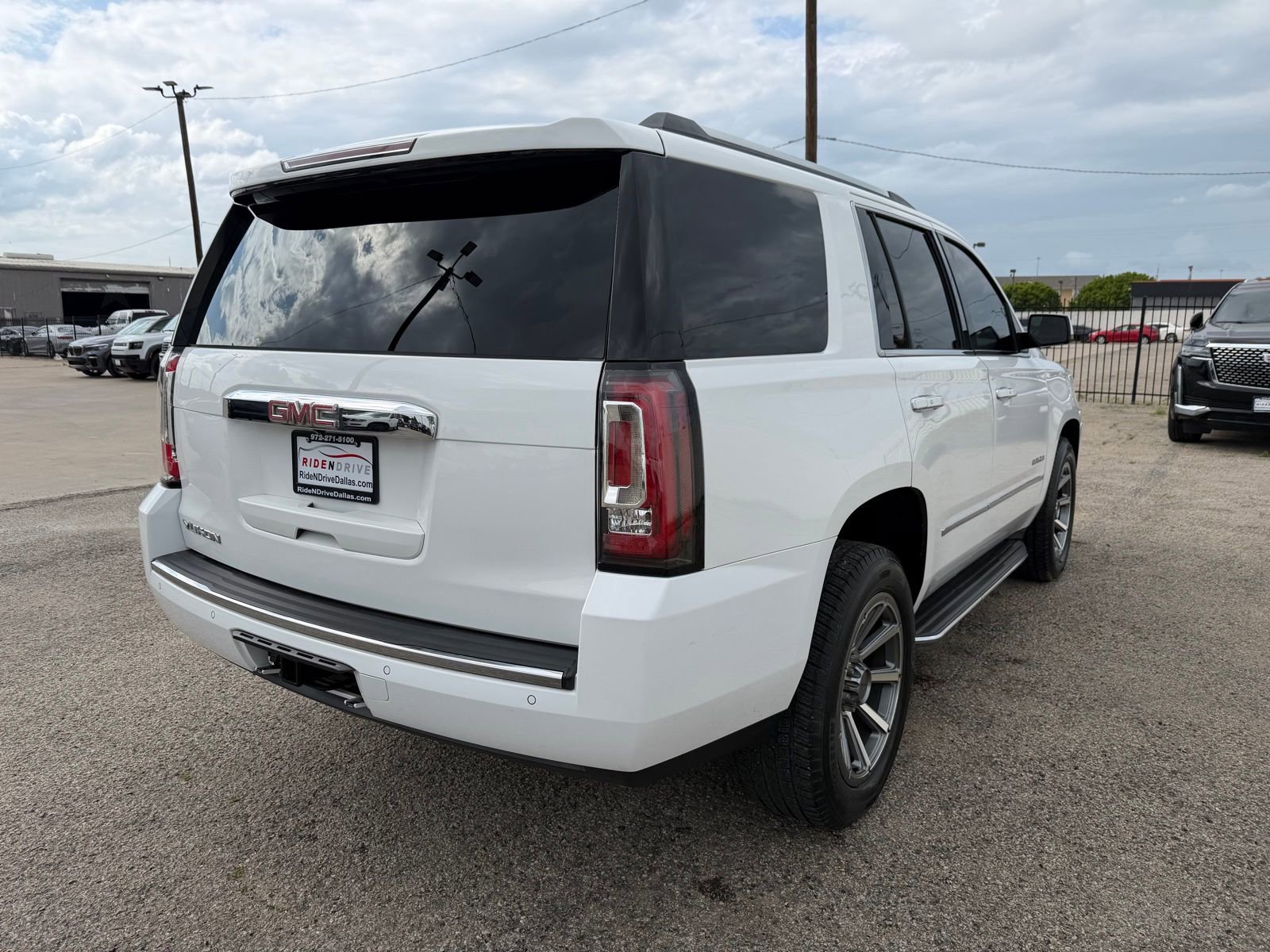 Used 2016 GMC Yukon Denali w/ Open Road Package AWD/4WD image 7