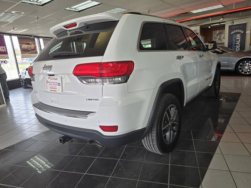 Used 2018 Jeep Grand Cherokee Limited AWD/4WD image 4