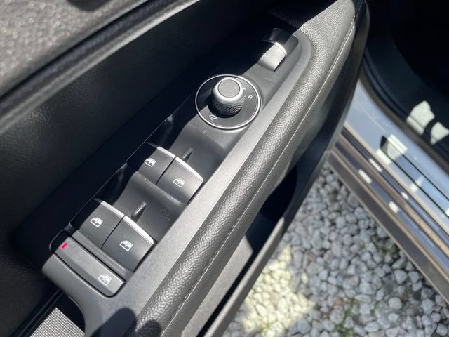 Used 2024 Alfa Romeo Stelvio Ti w/ Active Assist Plus Package AWD/4WD image 26