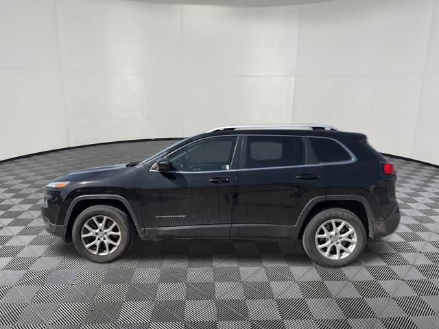 Used 2017 Jeep Cherokee Latitude image 12