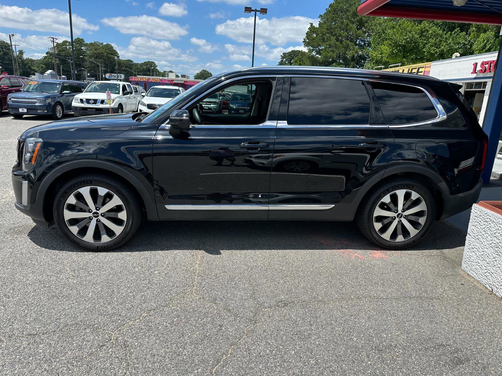 Used 2022 Kia Telluride EX w/ EX Premium Package image 9