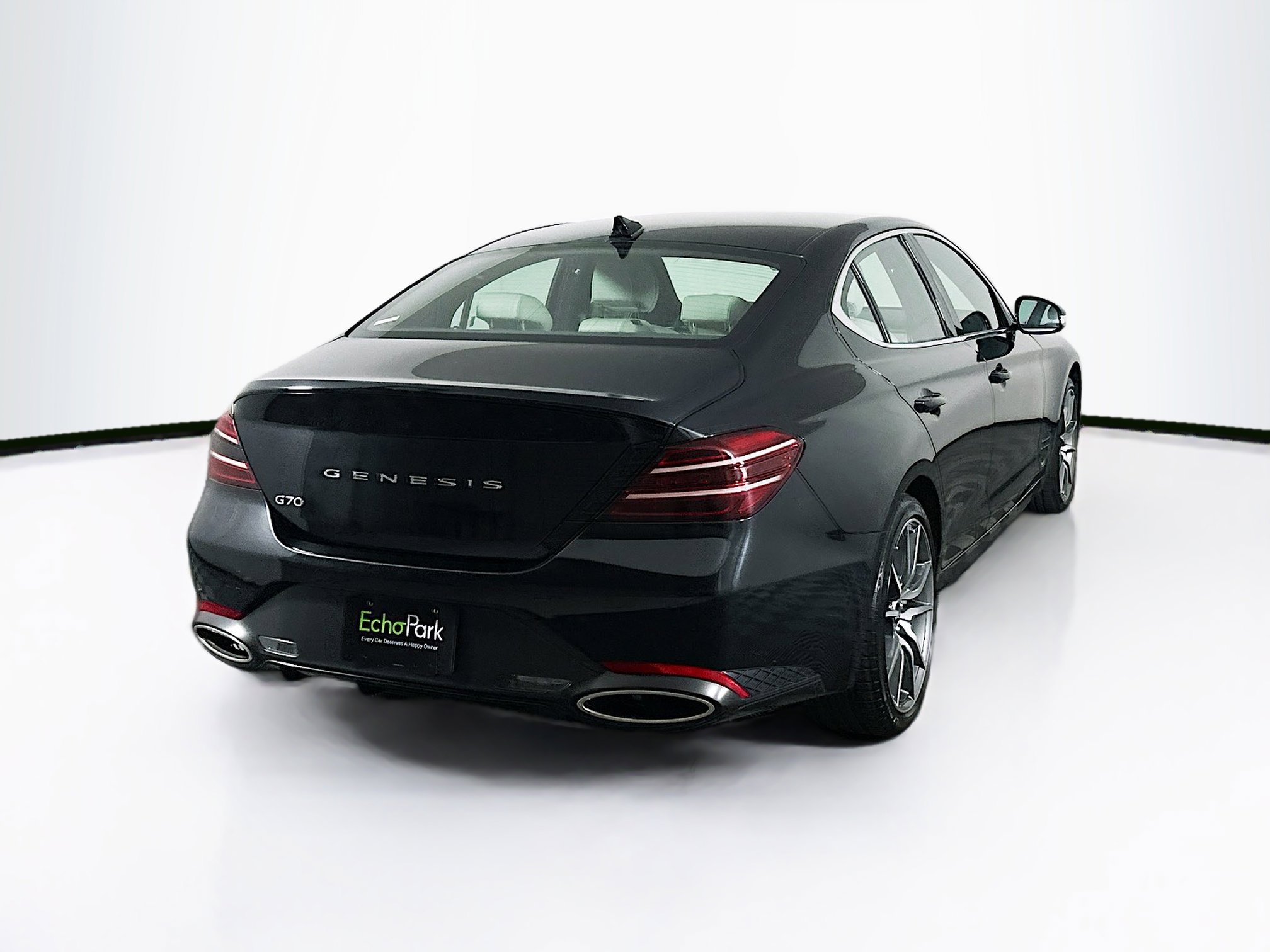 Used 2024 Genesis G70 2.5T image 9
