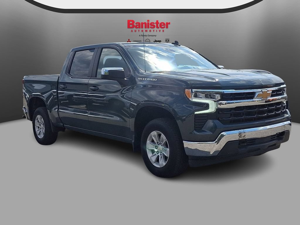Used 2025 Chevrolet Silverado 1500 LT AWD/4WD image 3