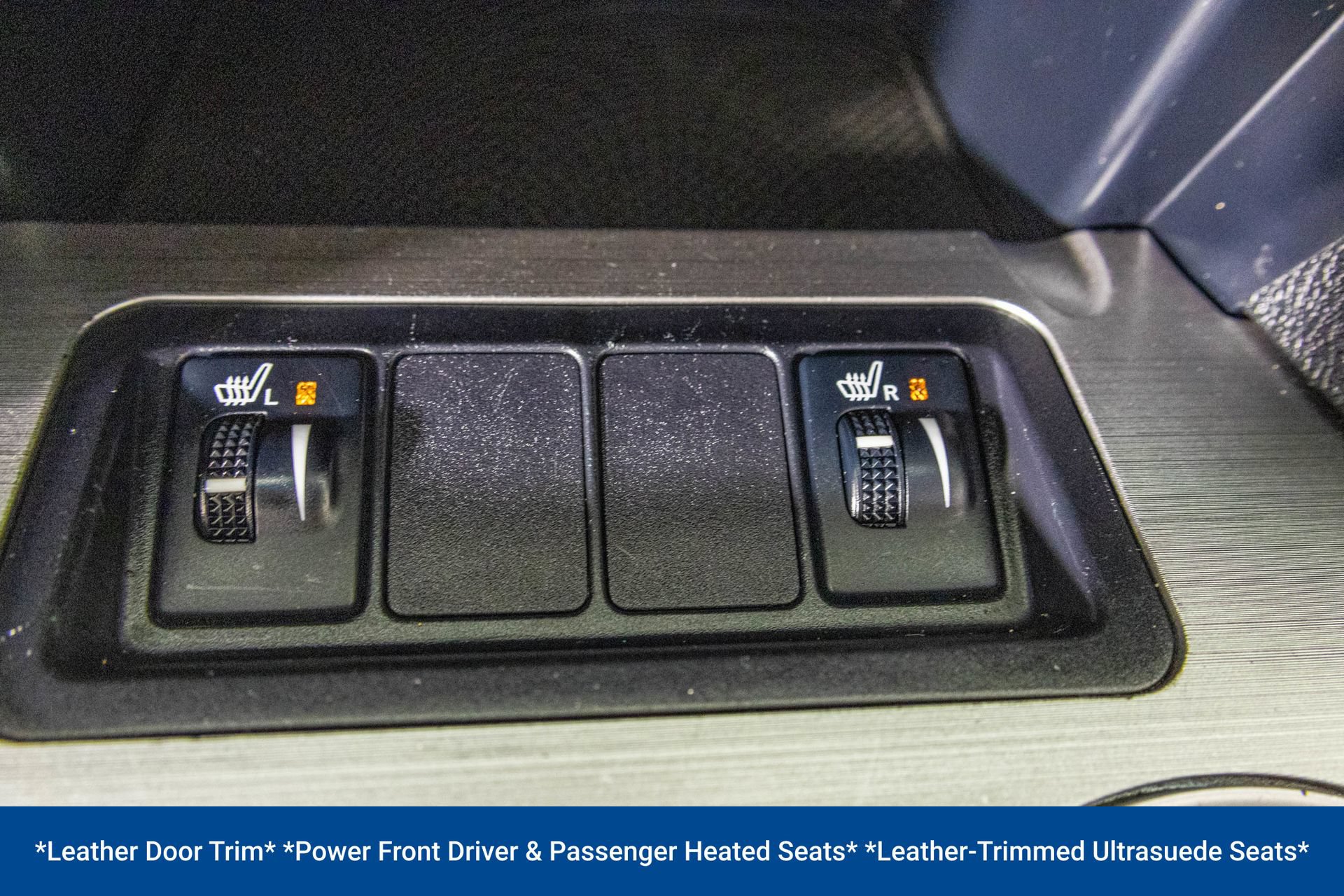 Used 2012 Toyota Camry SE w/ Leather Pkg FWD image 12
