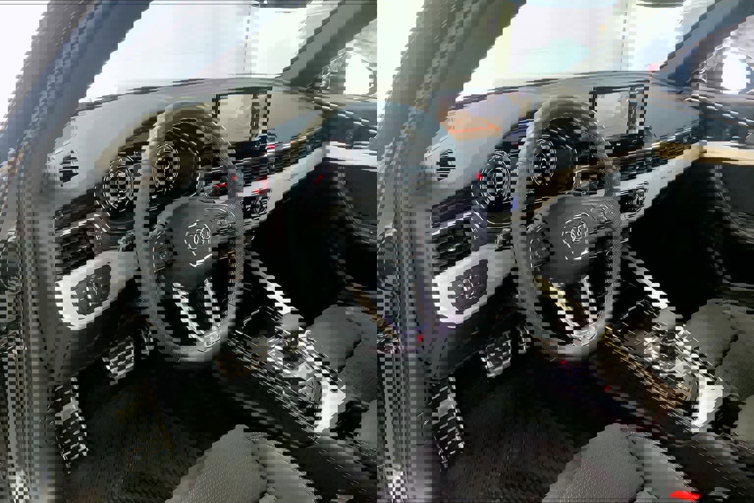 Used 2023 Audi A4 2.0T Premium Plus w/ Premium Plus Package image 2