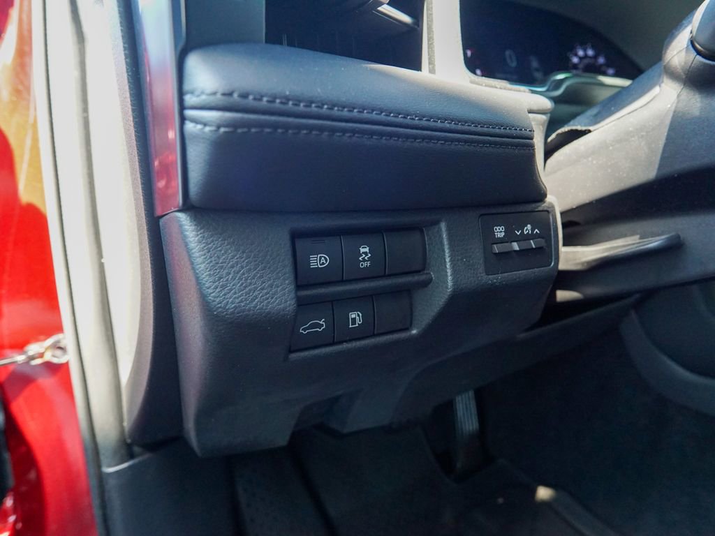 Used 2019 Toyota Avalon XLE FWD image 18