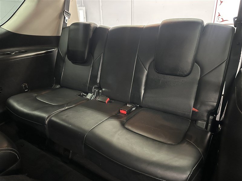 Used 2016 INFINITI QX80 4WD w/ Deluxe Technology Package image 4