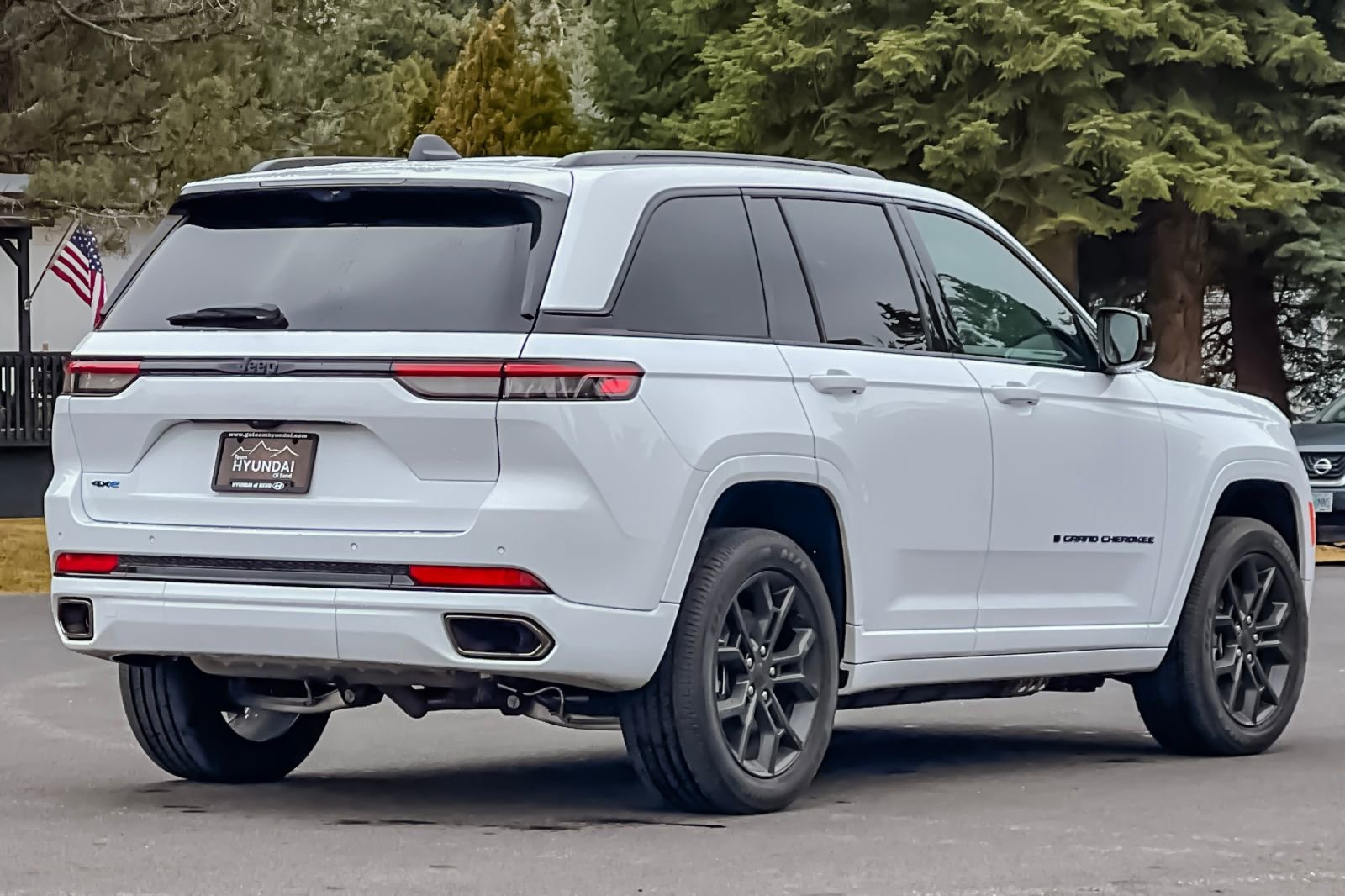 Used 2025 Jeep Grand Cherokee Limited 4xe image 4