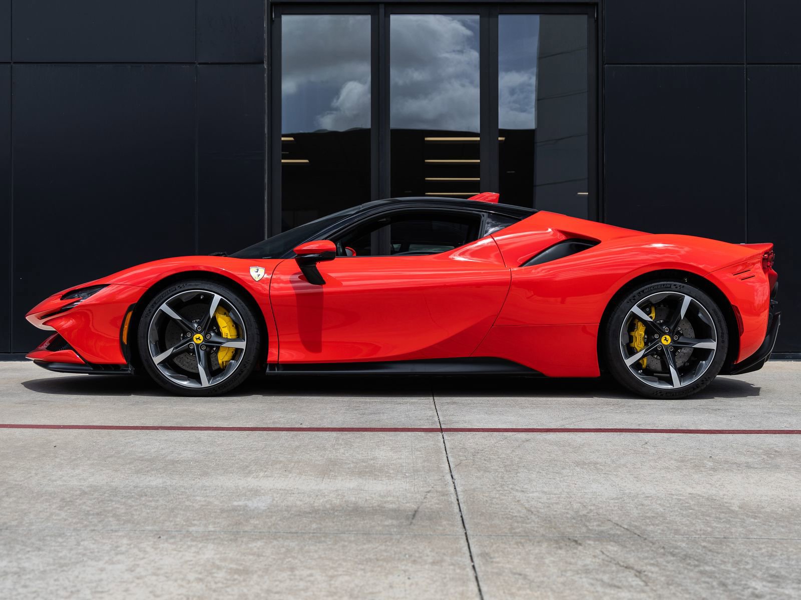 Used 2021 Ferrari SF90 Stradale image 9