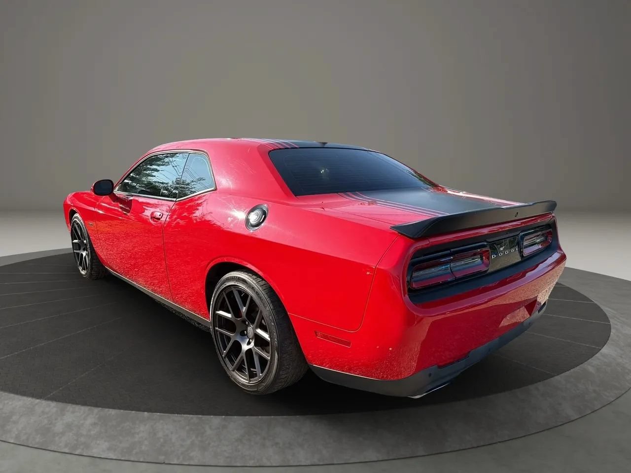 Used 2016 Dodge Challenger R/T Plus RWD image 7
