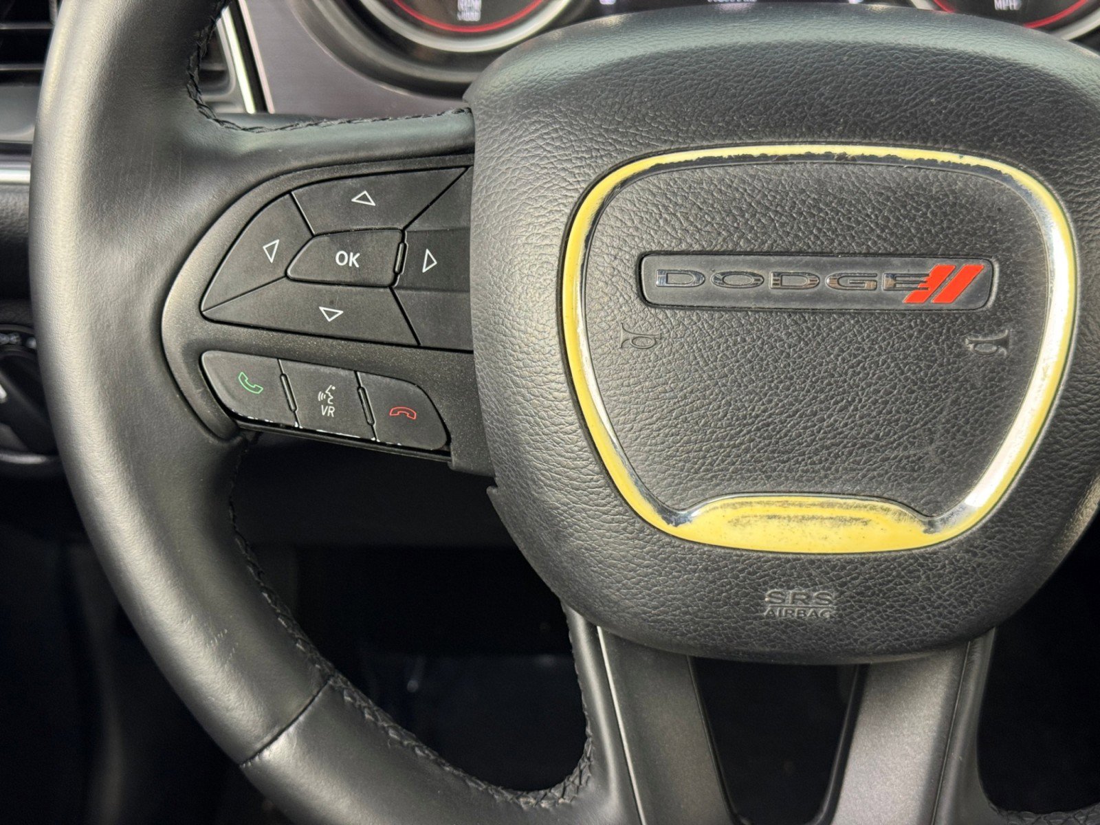 Used 2015 Dodge Challenger SXT image 18