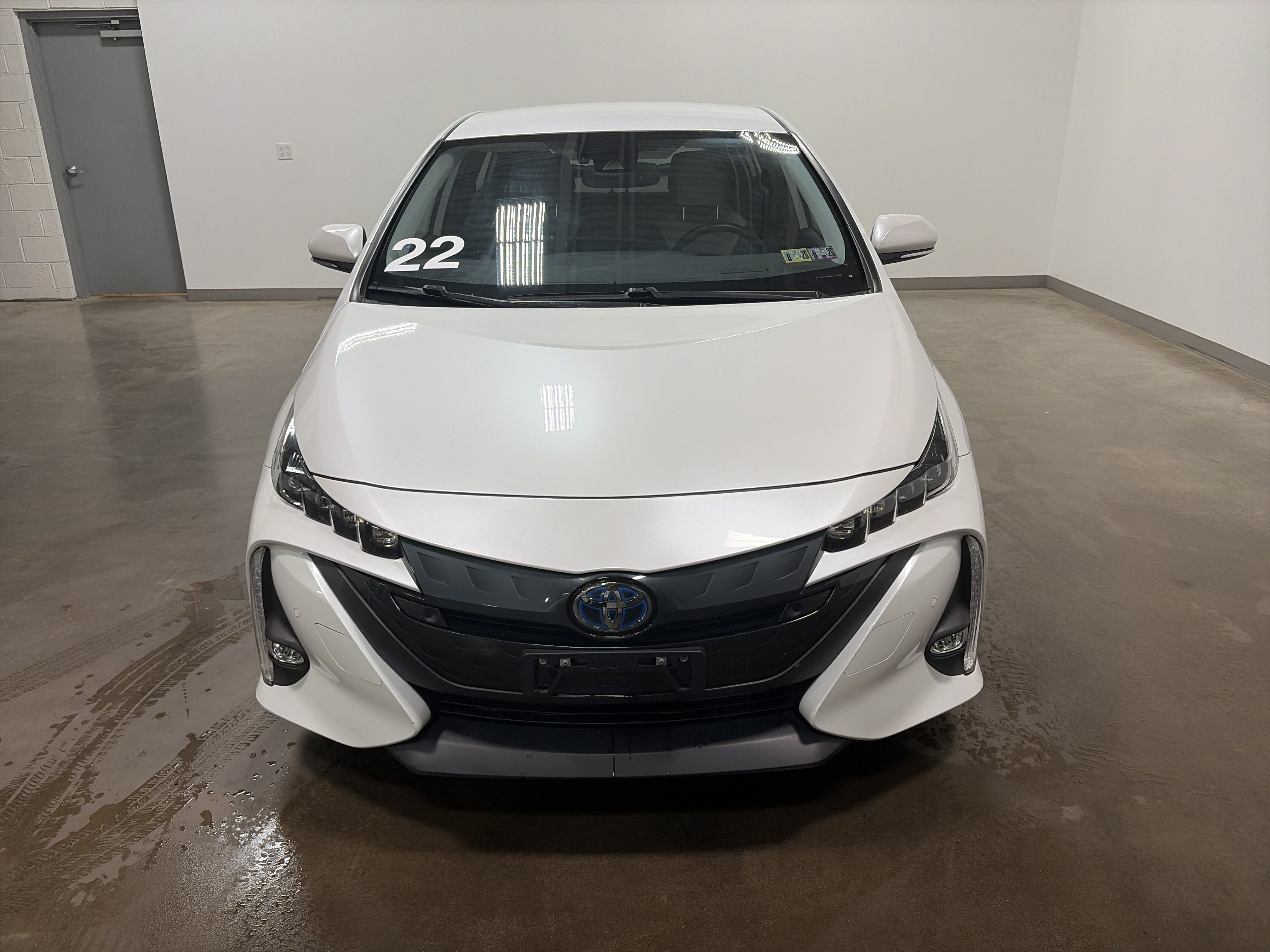 Used 2022 Toyota Prius Prime Limited FWD image 8