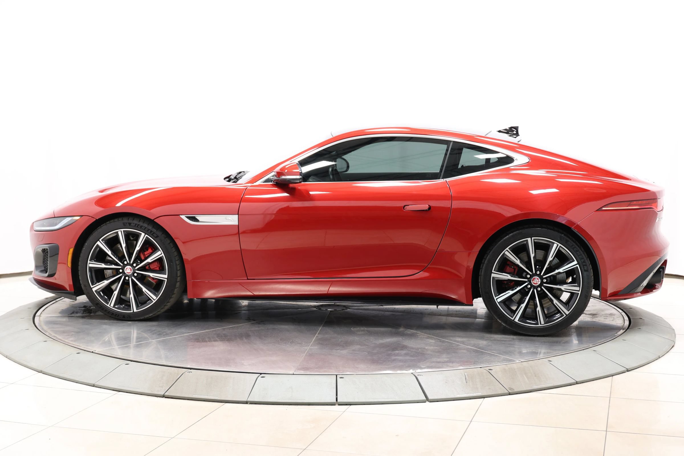 Used 2021 Jaguar F-TYPE R AWD/4WD image 8