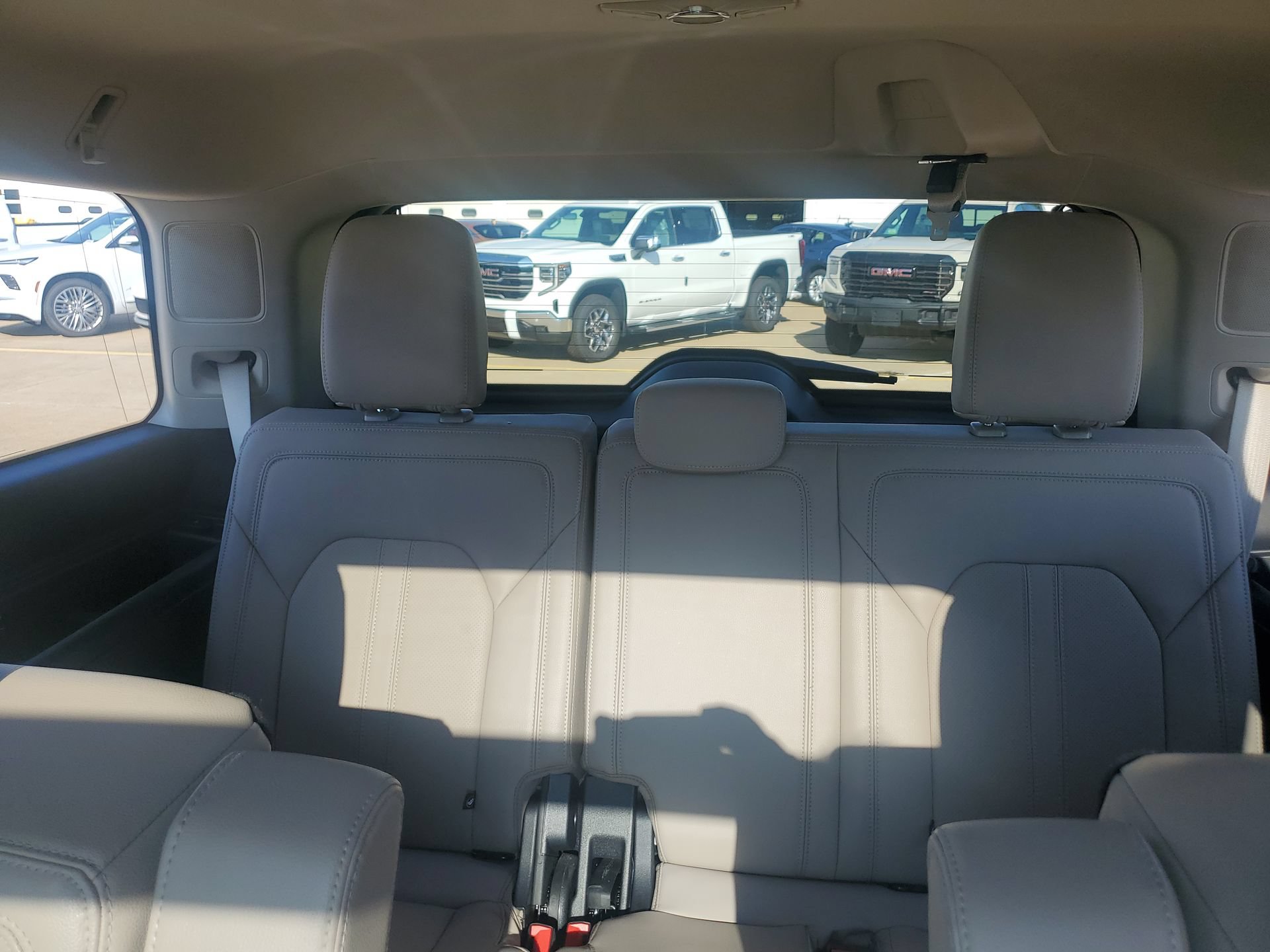Used 2024 Ford Expedition Limited AWD/4WD image 14