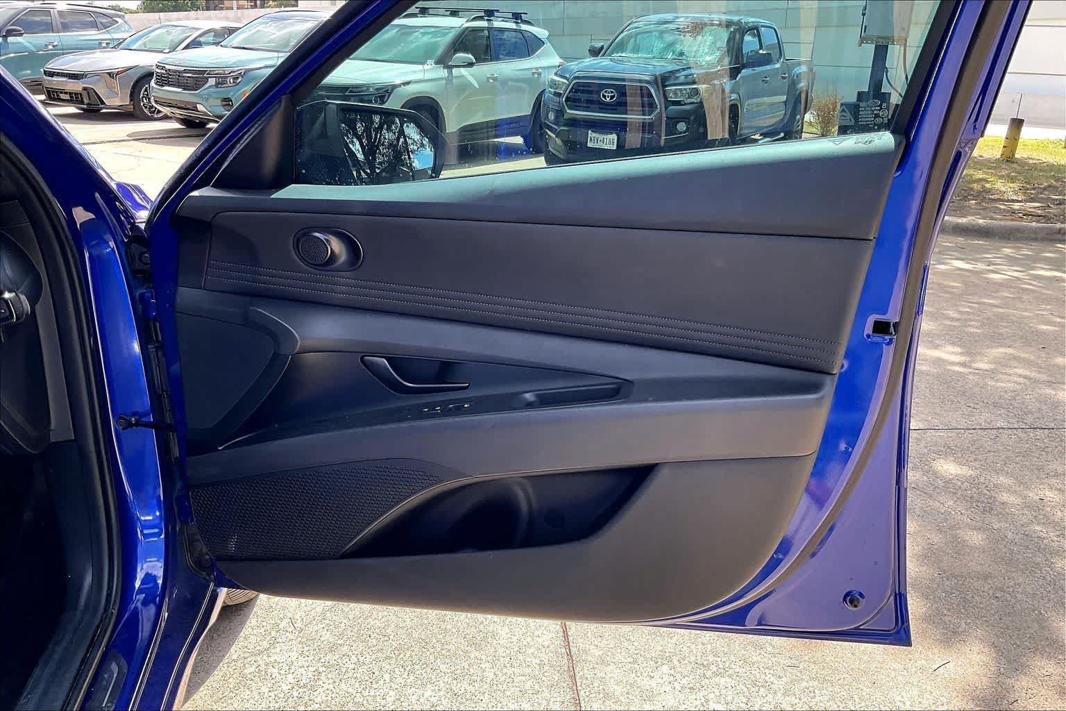 Used 2025 Hyundai Elantra Sport FWD image 25