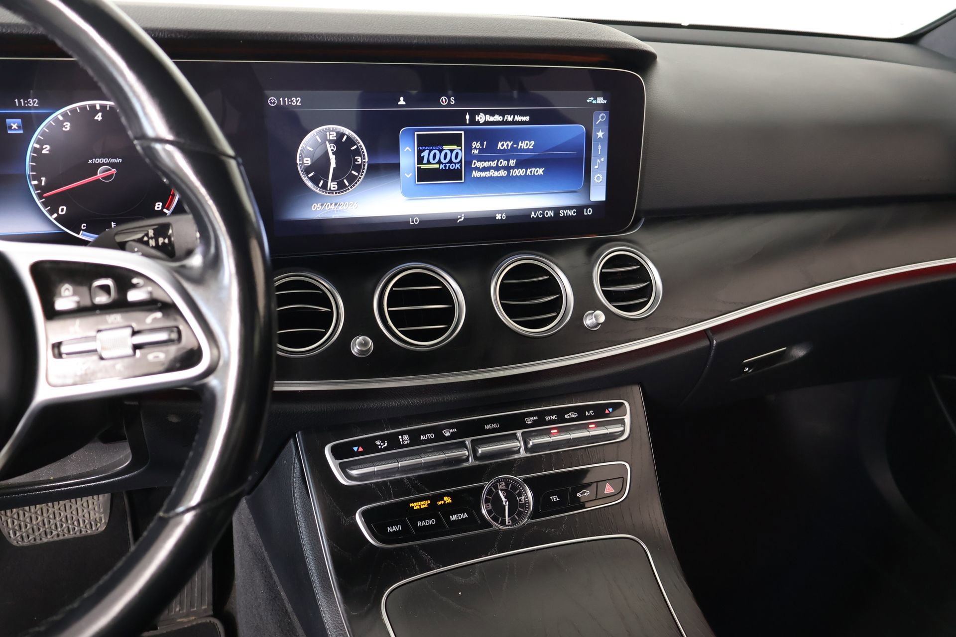 Used 2019 Mercedes-Benz E 450 4MATIC Sedan image 5