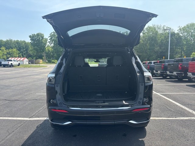 Used 2023 Buick Enclave Avenir image 21