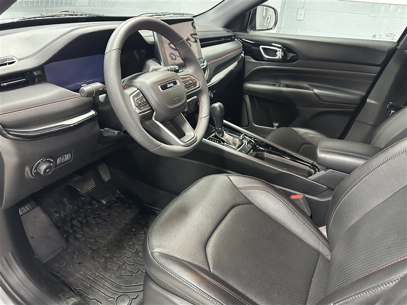 Used 2023 Jeep Compass Trailhawk w/ Trailhawk Elite Group AWD/4WD image 2