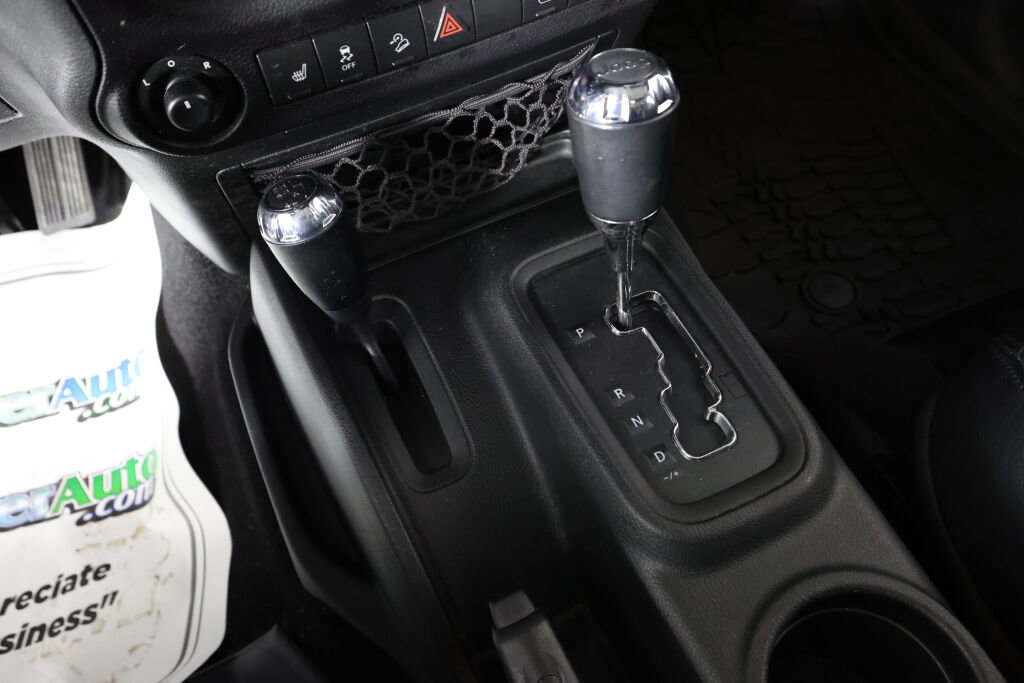 Used 2017 Jeep Wrangler 75th Anniversary image 37