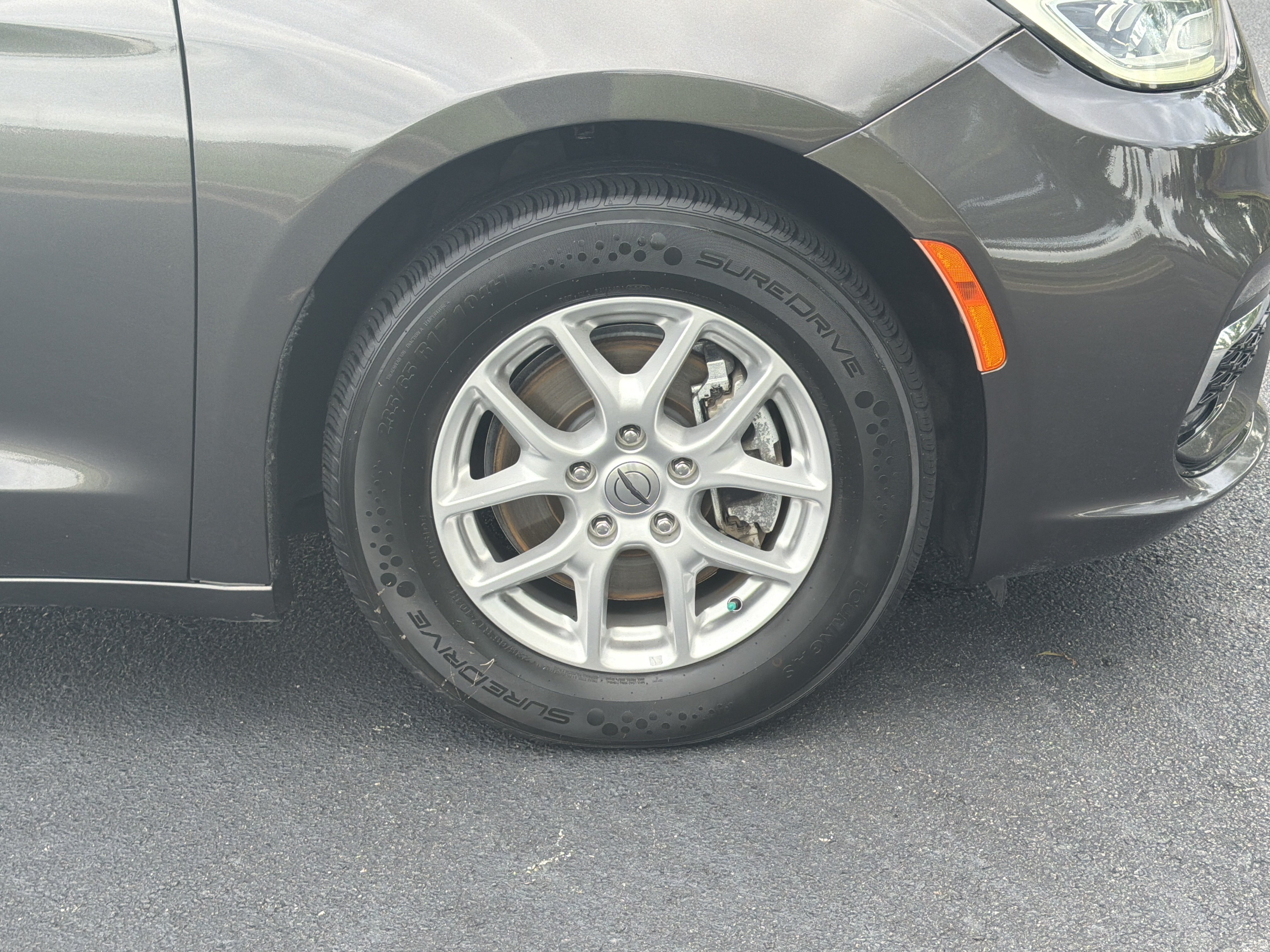 Used 2021 Chrysler Pacifica Touring-L FWD image 33
