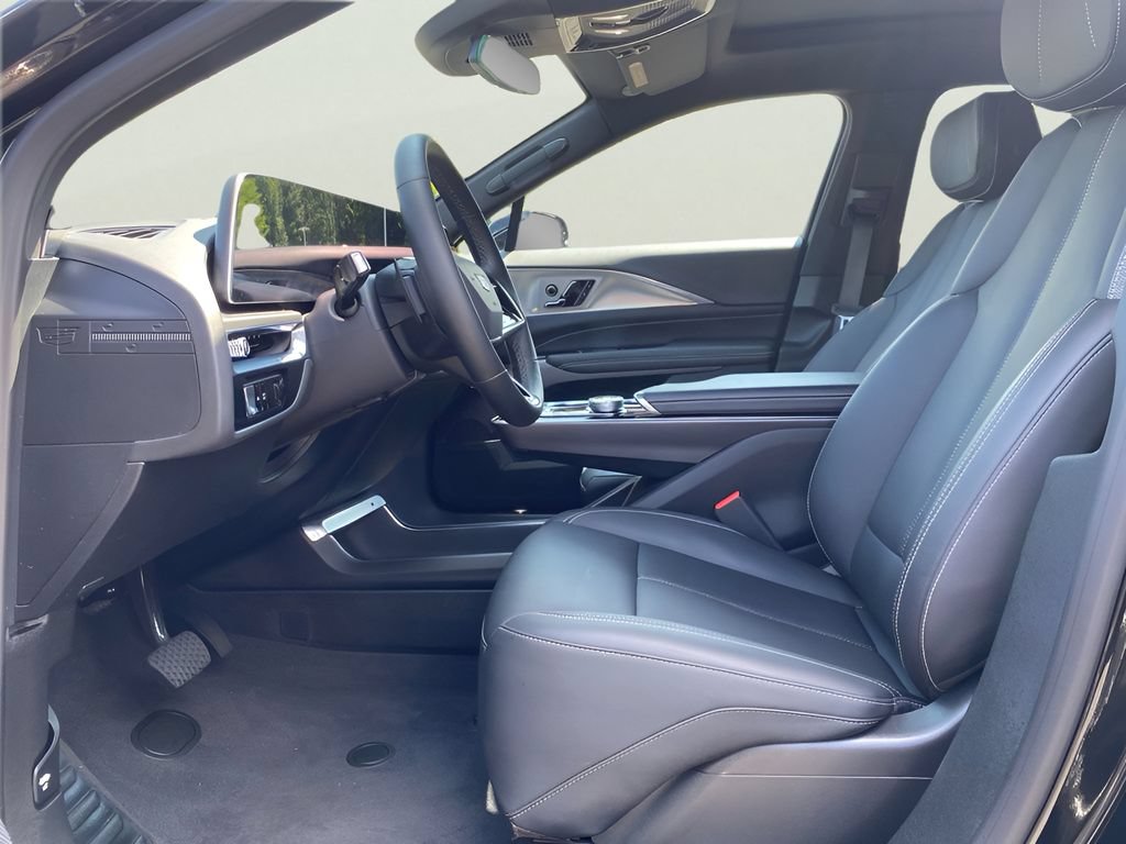 Used 2024 Cadillac Lyriq Tech w/ Driver Assist Package AWD/4WD image 13