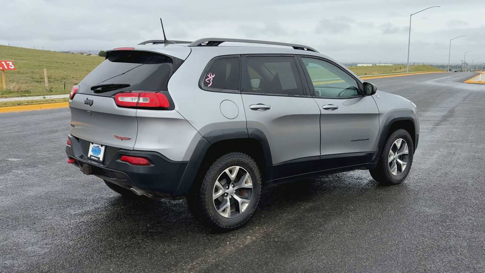Used 2017 Jeep Cherokee Trailhawk w/ Trailer Tow Group AWD/4WD image 8