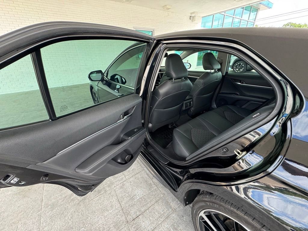Used 2019 Toyota Camry XSE FWD image 18