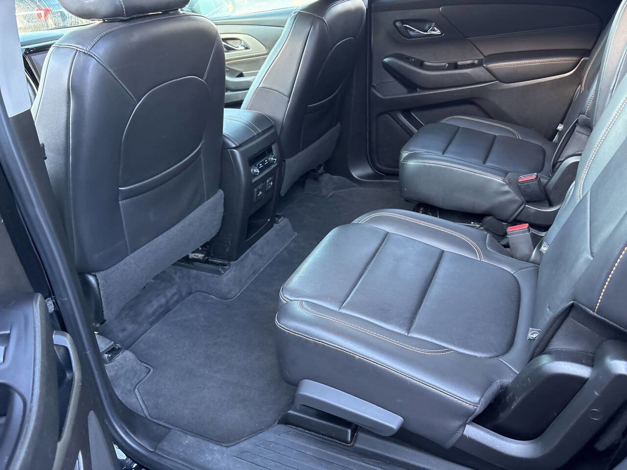 Used 2020 Chevrolet Traverse LT w/ LT Premium Package image 7