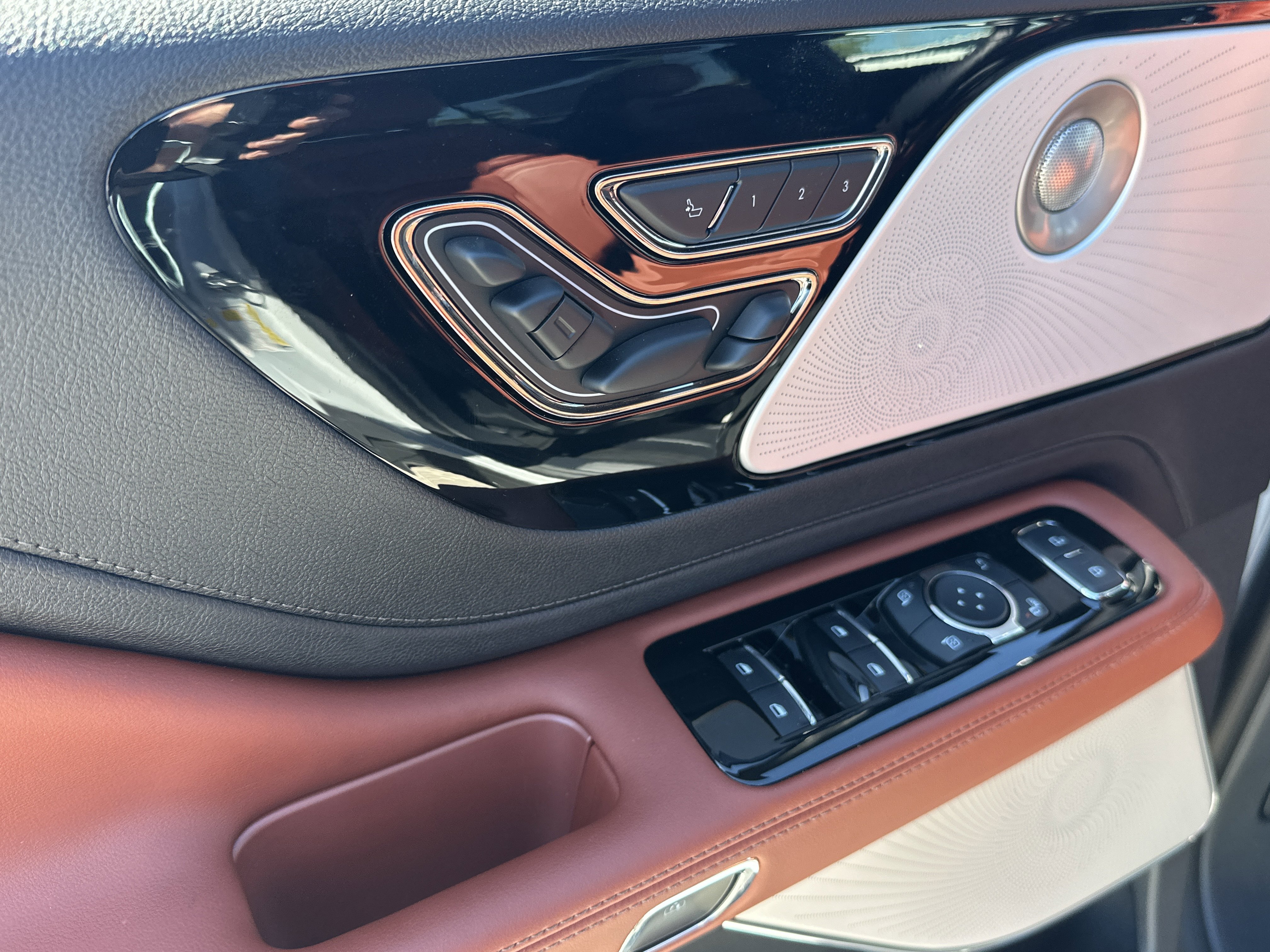 New 2025 Lincoln Aviator Reserve w/ Equipment Group 201A image 16