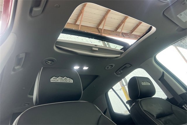 Used 2020 Chevrolet Traverse High Country image 21